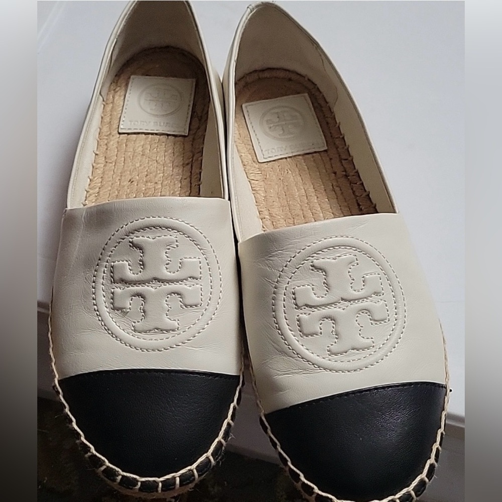 Tory Burch leather loafer